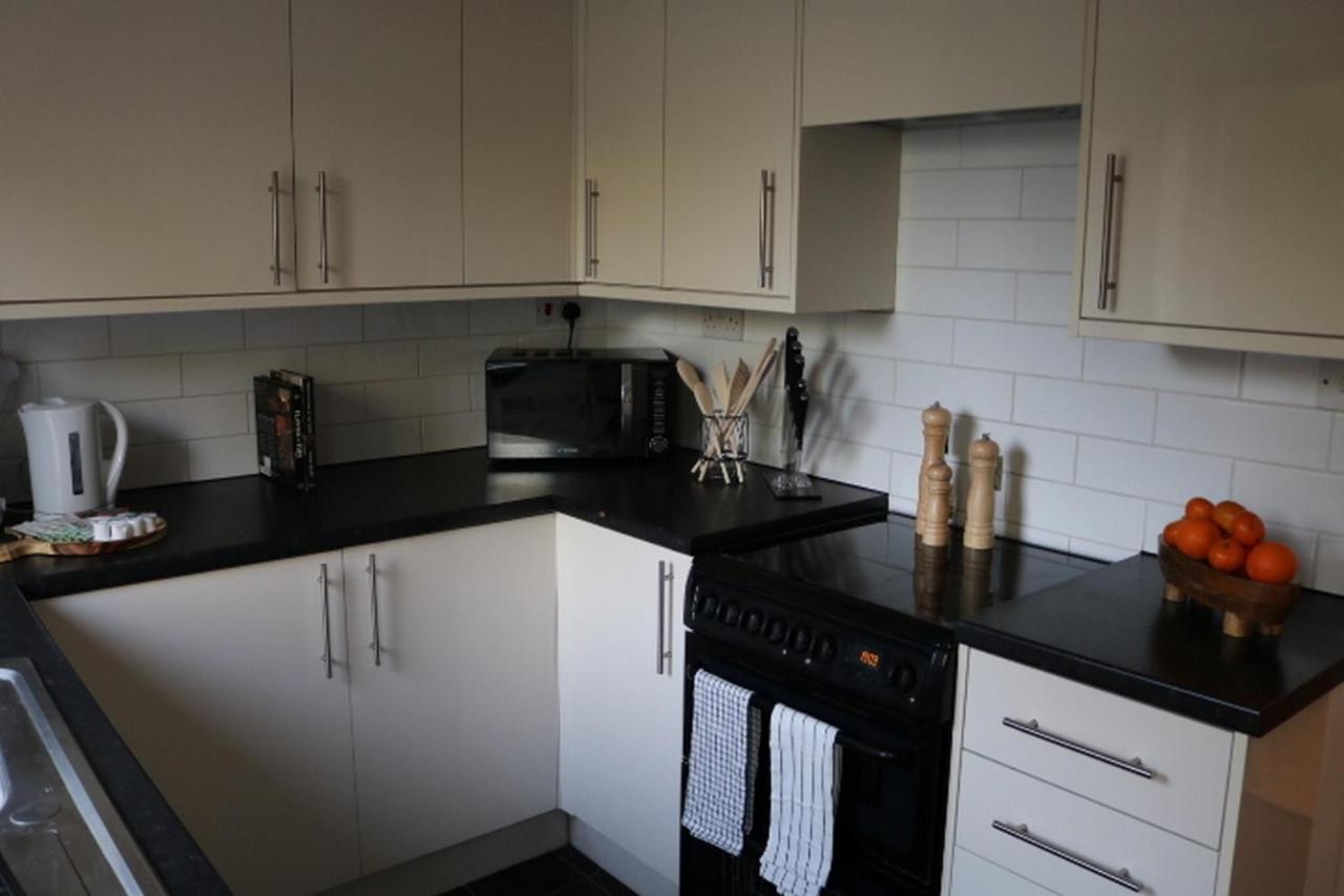 Villa Charming 2 Bed House - Family Friendly à Nottingham Extérieur photo